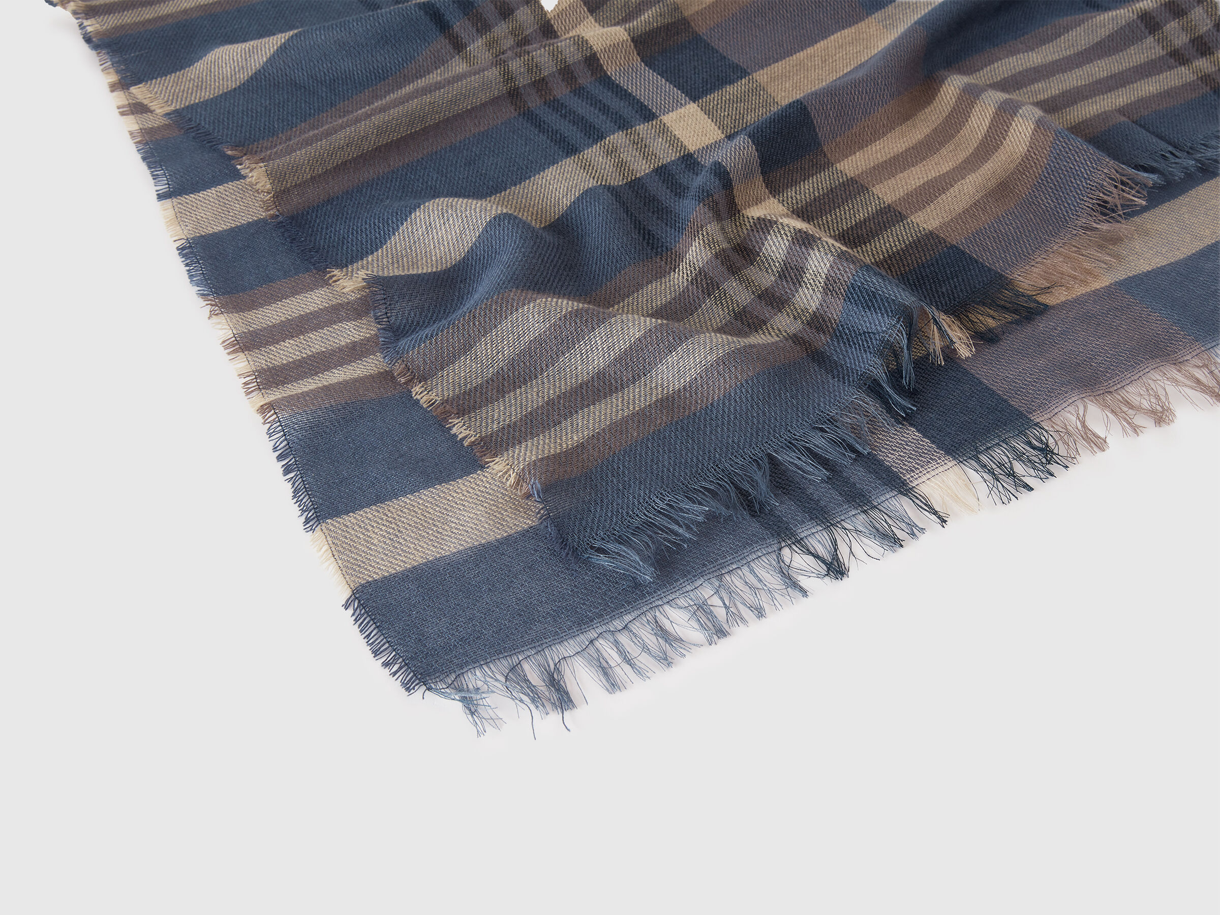 SCARF Men image number 2